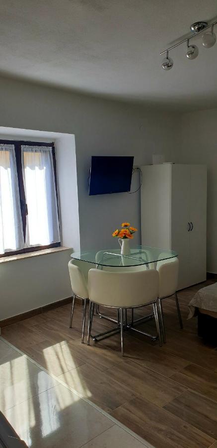 Apartments And Room Vela Сень Экстерьер фото